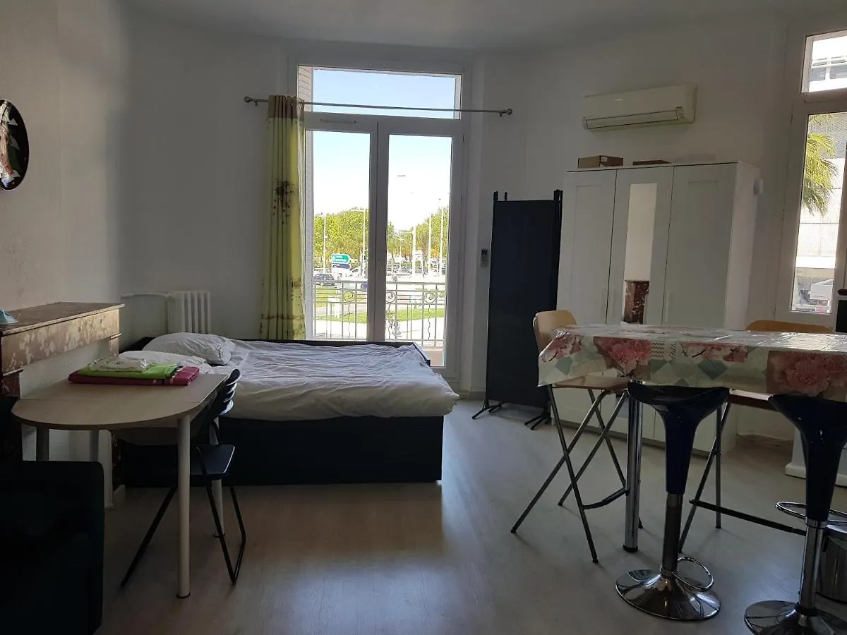 Studio With Sea View For 2 People Toulon France
