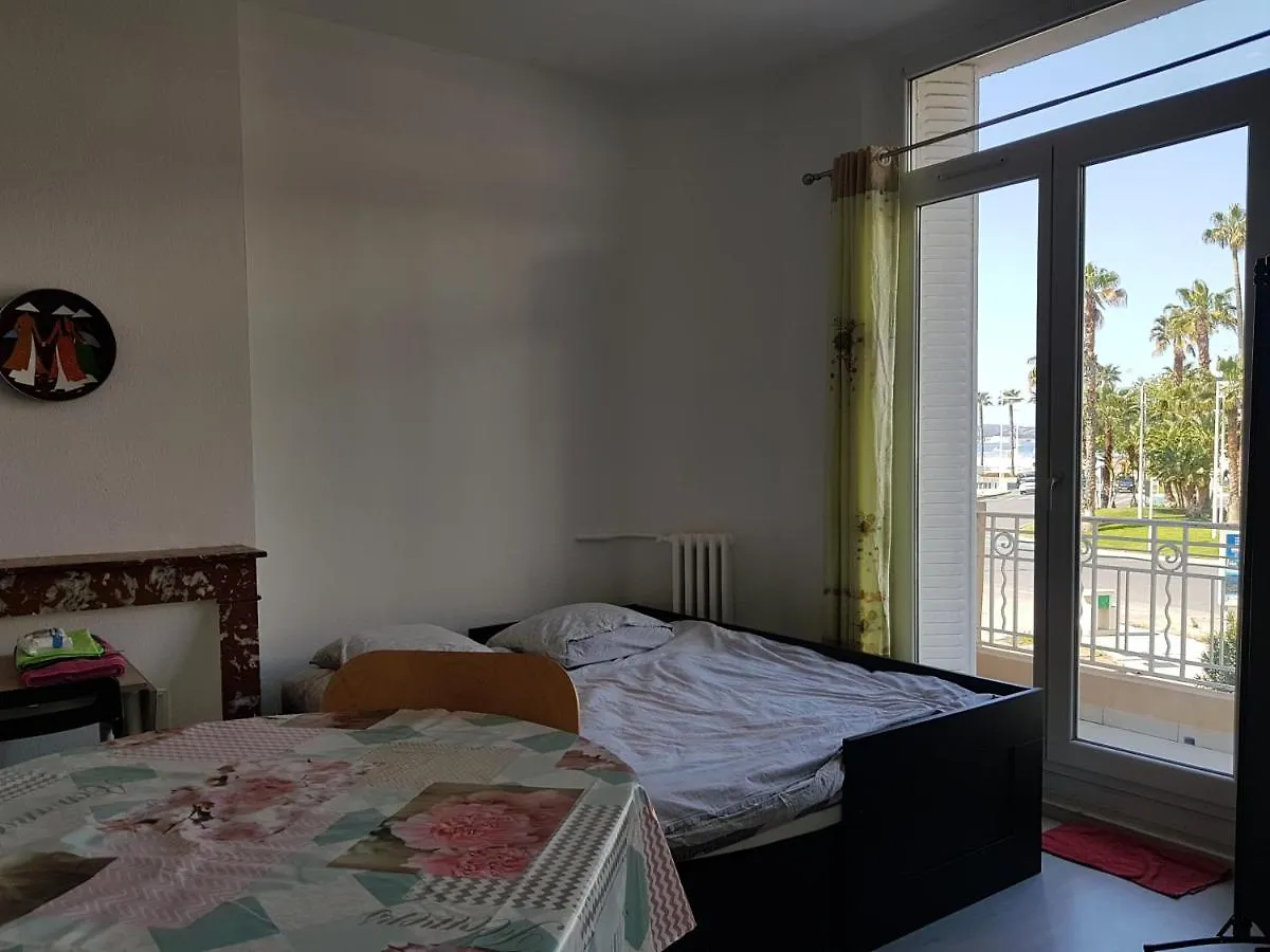 Appartement Studio With Sea View For 2 People à Toulon